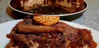 Cheesecake με μπισκότα, σοκολάτα και καραμελωμένα αχλάδια