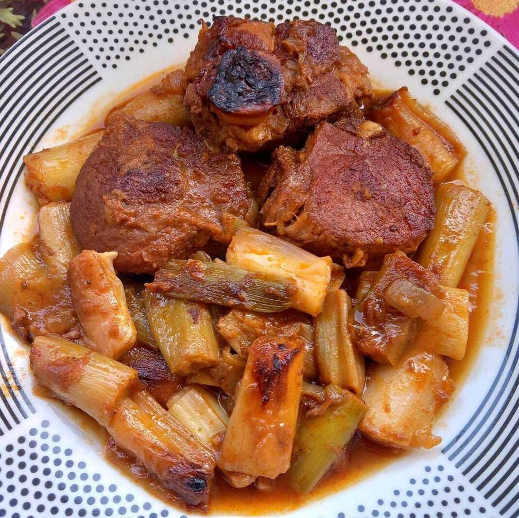 hoirinoPrassa Χοιρινό με πράσα στον φούρνο