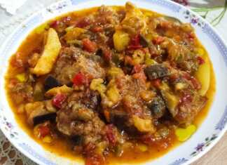 Ζουμερά κεφτεδάκια με σάλτσα λαχανικών