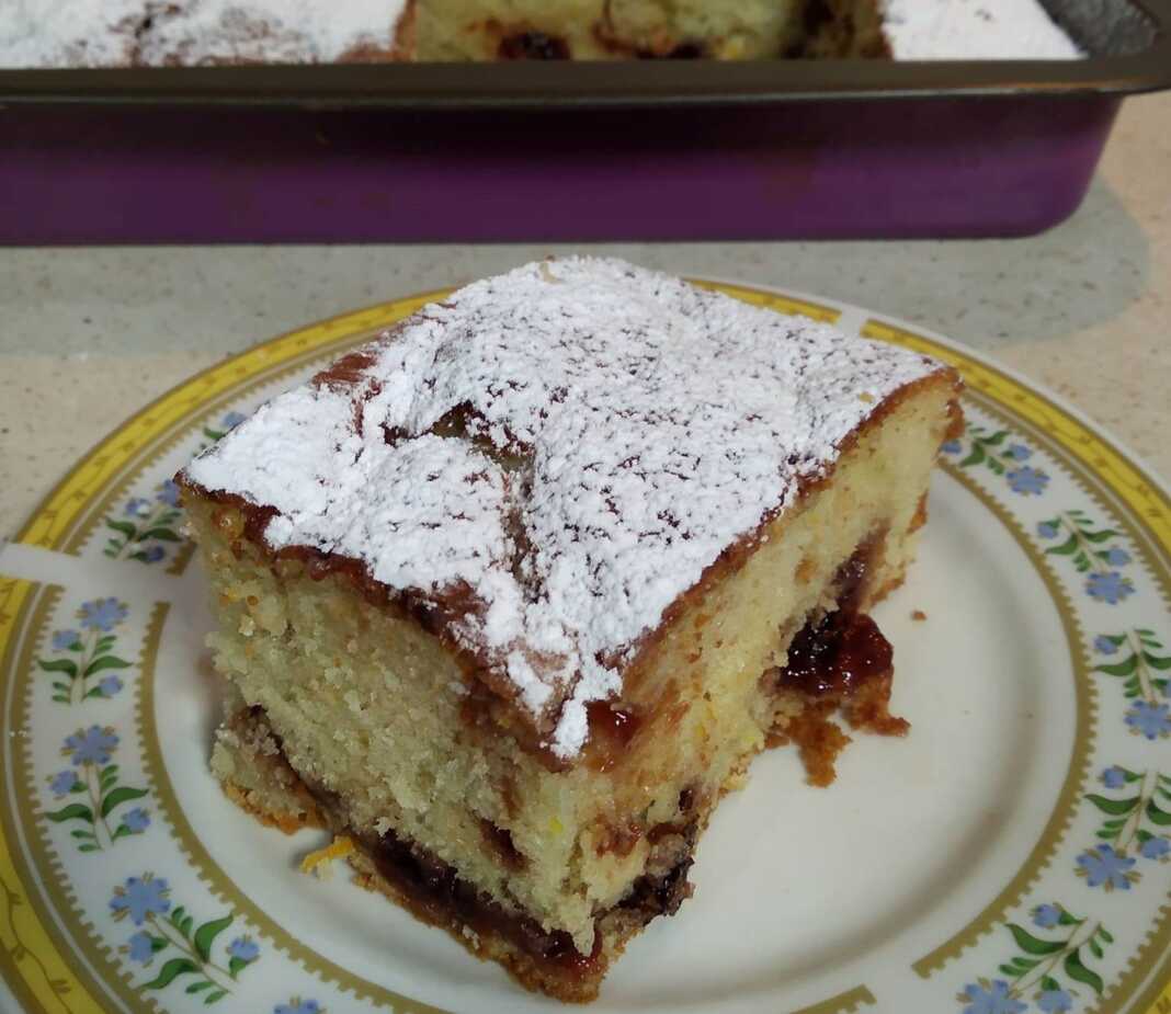 κέικ με μαρμελάδα