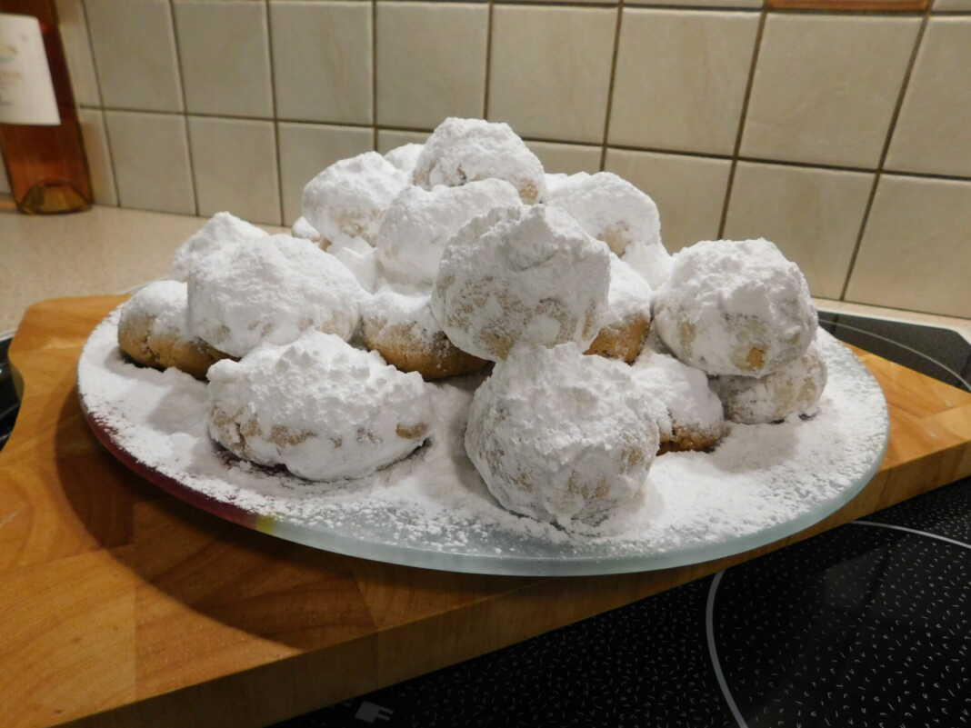 κουραμπιέδες (Νέας Καρβάλης) 