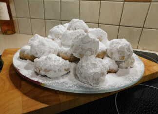 κουραμπιέδες (Νέας Καρβάλης) 