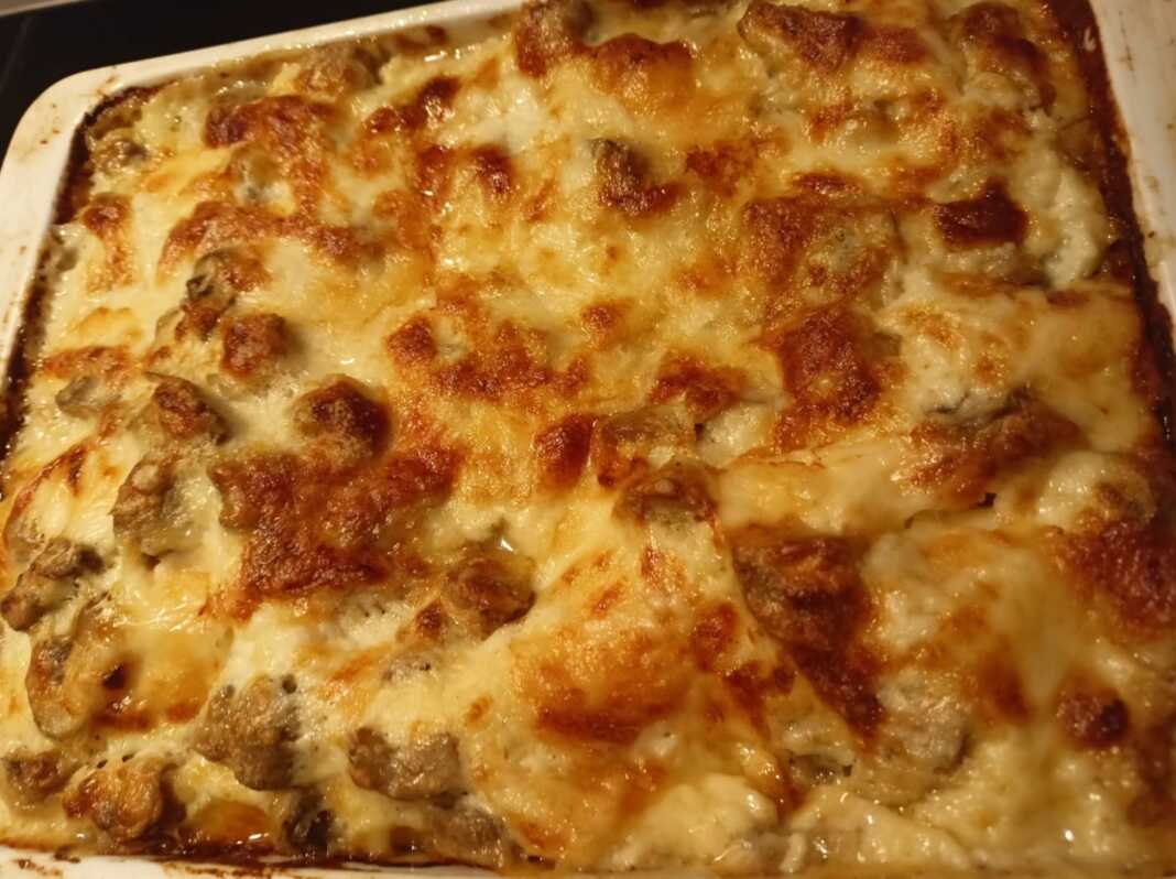 lazaniaManitaria Λαζάνια με κιμά και μανιτάρια