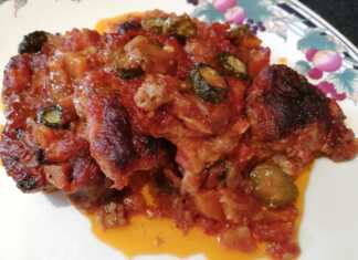 Οι χοιρινές μπριζόλες σε σάλτσα ντομάτας 