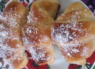 Αφράτα σιροπιαστά κρουασανάκια γεμιστά με καρύδι Σιροπιαστά κρουασανάκια