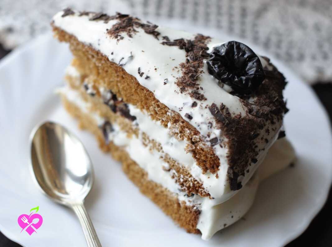 Τούρτα μελιού με δαμάσκηνα