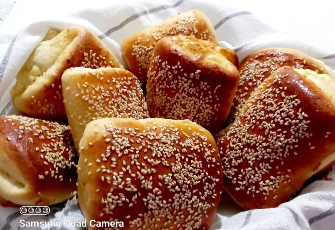 Τσουρεκάκια τυριού