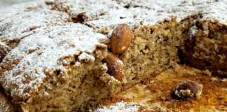 Μηλόπιτα με καρύδια και κανέλα