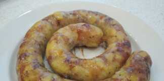 λουκάνικο πατάτας