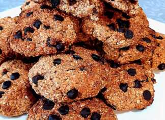 Μπισκότα βρώμης με μπανάνες και σταγόνες μαύρης σοκολάτας