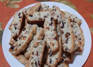 Μπισκότα-παξιμάδια με σταφίδες