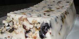 Δαμάσκηνα, κρέμα γάλακτος και καρύδια