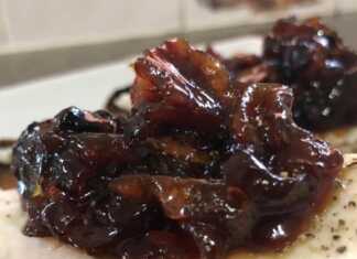 Χριστουγεννιάτικη Γλυκόξινη Μαρμελάδα με κόκκινο κρεμμύδι