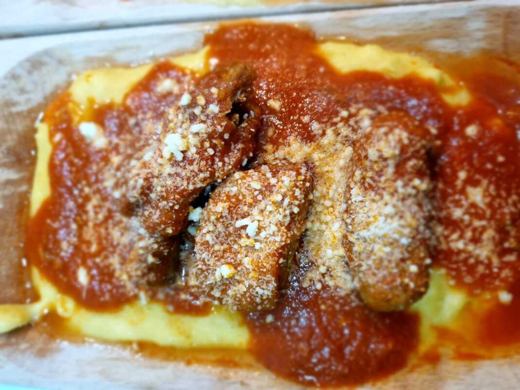 Μοσχαράκι με πουρέ πατάτας