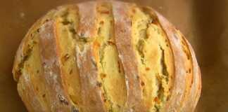 Σπιτικό κρεμμυδόψωμο.