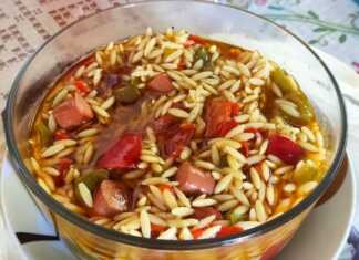 Κριθαρότο με λουκάνικο και πιπεριές