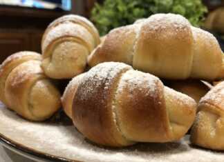 ρουσανάκια με μαρμελάδα δαμάσκηνο, ζαχαρουχο γάλα και μαρμελάδα ροδάκινο.