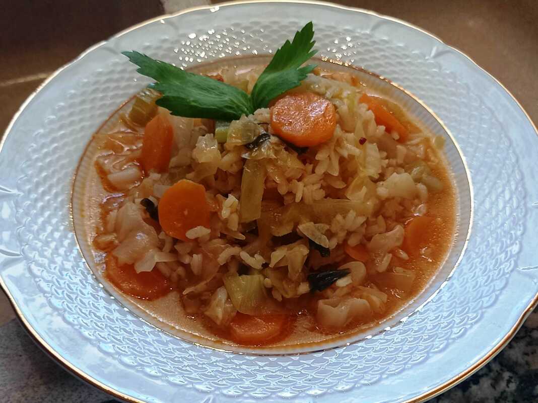 Λαχανόρυζο κοκκινιστό