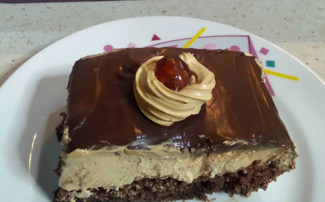 pastaTapsiou Πάστα ταψιού καραμέλα με στρώσεις σοκολατένιου παντεσπανιού και αφράτης κρέμας Morfat.