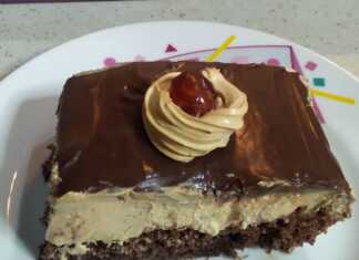 Πάστα ταψιού καραμέλα που είναι απλά μια σκέτη απόλαυση Πάστα ταψιού καραμέλα με στρώσεις σοκολατένιου παντεσπανιού και αφράτης κρέμας Morfat.