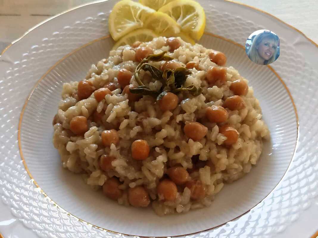 Ρεβύθια με ρύζι