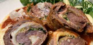 Ρολό μοσχαρίσιο με πουρέ σε σάλτσα ντομάτας.