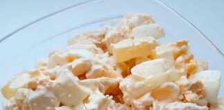 Σαλάτα από φιλέτο κοτόπουλου με ανανά.