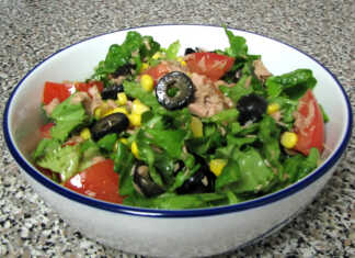 Πράσινη σαλάτα με τόνο