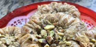 Στριφτός Μπακλαβάς με φιστίκια Αιγίνης