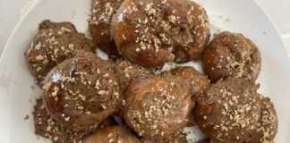 Ταχινοπιτες με χαρουπομελο