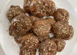 Ταχινοπιτες με χαρουπομελο