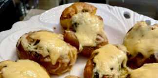 Τσακιστές Πατάτες με σάλτσα και τυρί Τσακιστές Πατάτες με σάλτσα και τυρί