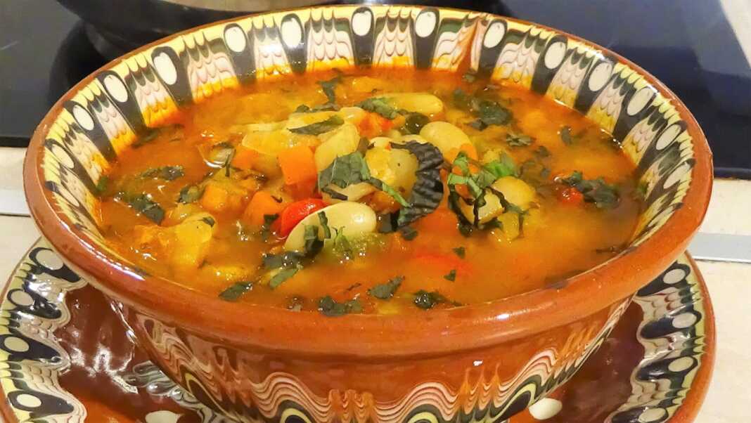 Φασολάδα με λαχανικά