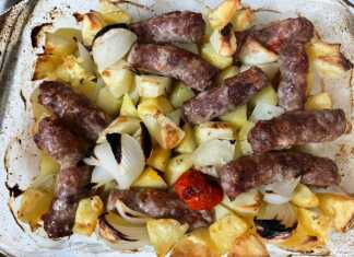 Λουκάνικα με πατάτες στο φούρνο