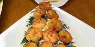 Πρωτοχρονιάτικη σαλάτα με ανανά και γαρίδες