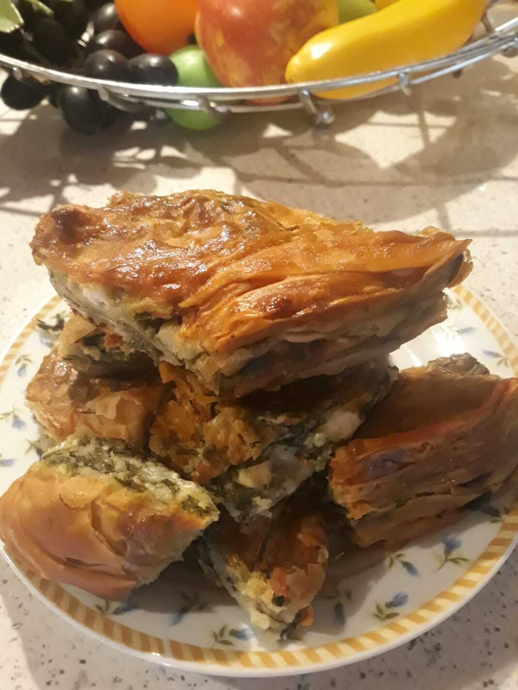 Xορτόπιτα με σπιτικό χειροποίητο φύλλο