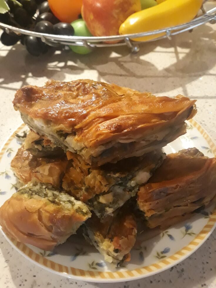 Xορτόπιτα με σπιτικό χειροποίητο φύλλο