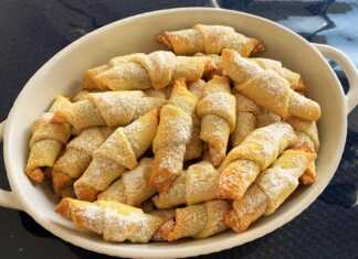 Κρουασανάκια βουτυράτα με μαρμελάδα