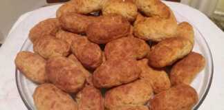 Λουκανοπιτακια σε ζύμη κουρού