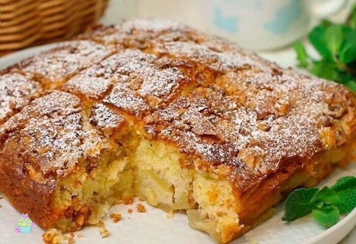 milopitaNorvigiki Μηλόπιτα: συνταγή με κανέλα και ζουμερά μήλα.