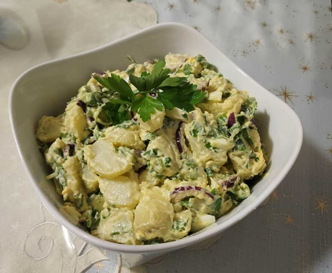 Πατατοσαλάτα με dressing γιαουρτιού μαγιονέζας
