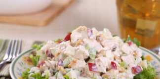 Σαλάτα με κοτόπουλο και φρέσκα λαχανικά