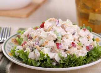 Σαλάτα με κοτόπουλο και φρέσκα λαχανικά