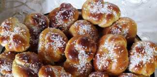 Τσουρεκάκια μαγιάς