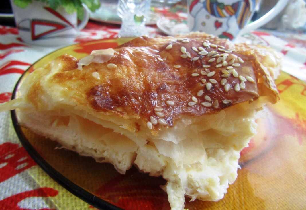 tiropitaGiaourti Γιαουρτένια τυρόπιτα