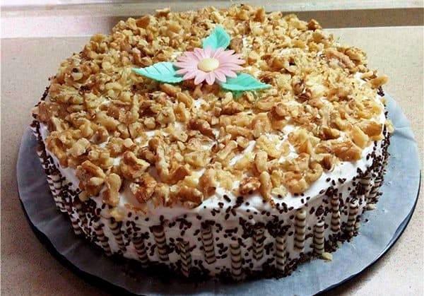 tortaMeregkaKaridi Κέικ Καρυδάτο με ψημένη μαρέγκα