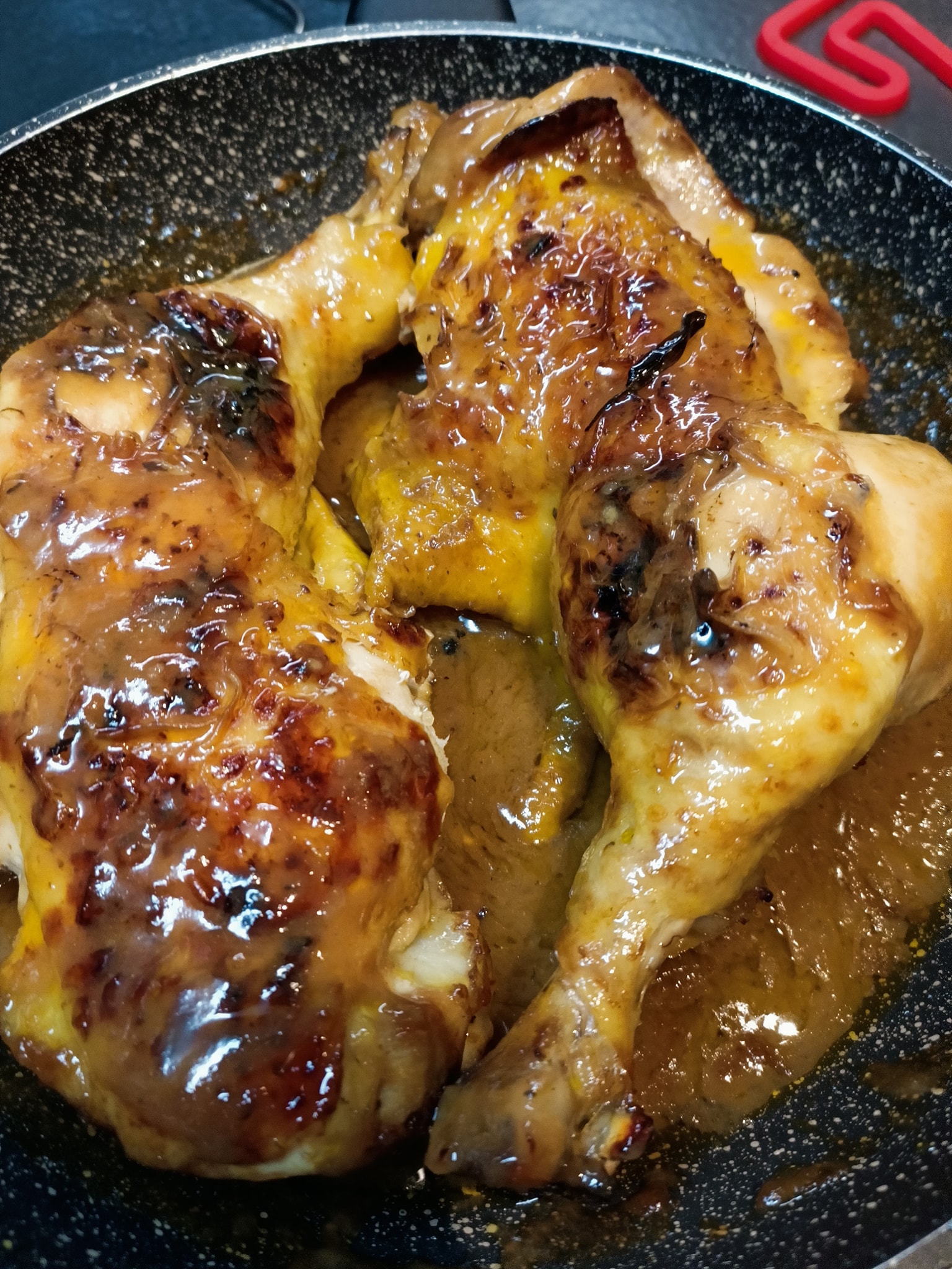 Μπούτια κοτόπουλου με σάλτσα πορτοκάλι