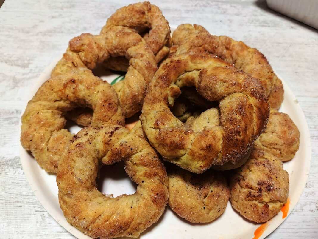 Κουλουράκια κανέλας με βραστό ρύζι