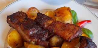 Χοιρινά Παϊδάκια με πατάτες