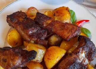 Χοιρινά Παϊδάκια με πατάτες